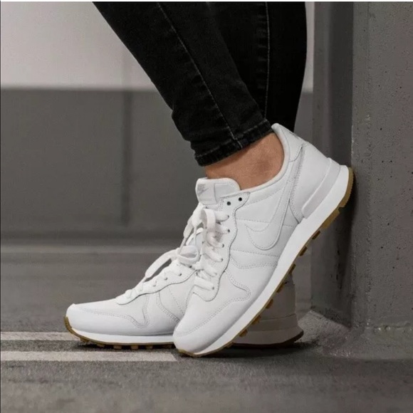white nike internationalist womens